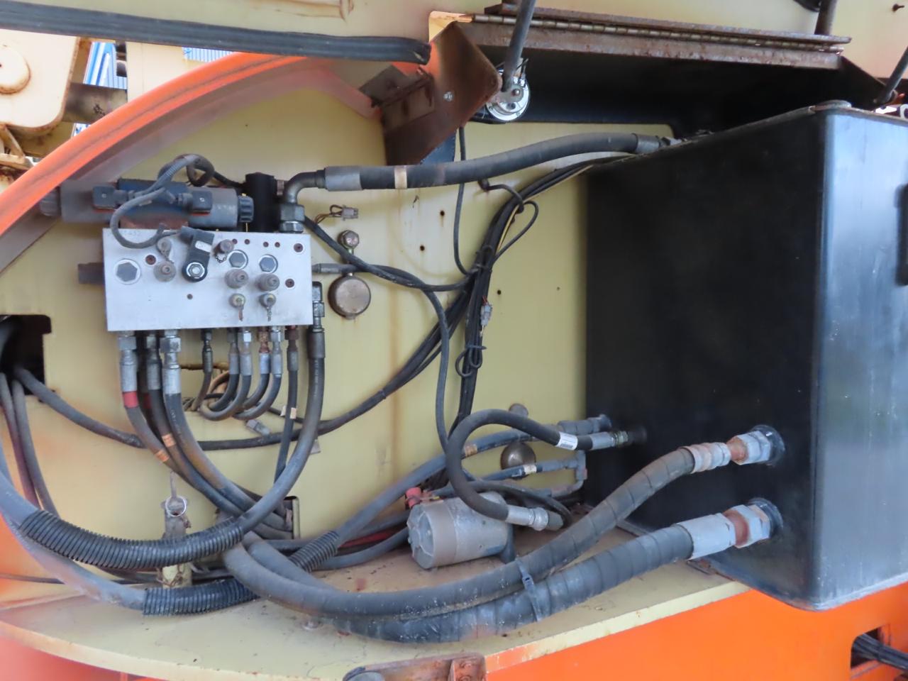 Sold - Scissor Lift - View 2